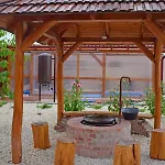 Tuenderfatyol Apartmanhaz Apartament Poroszló