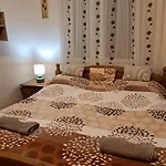 Tuenderfatyol Apartmanhaz Apartament *