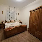 Tuenderfatyol Apartmanhaz