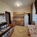 Tuenderfatyol Apartmanhaz *