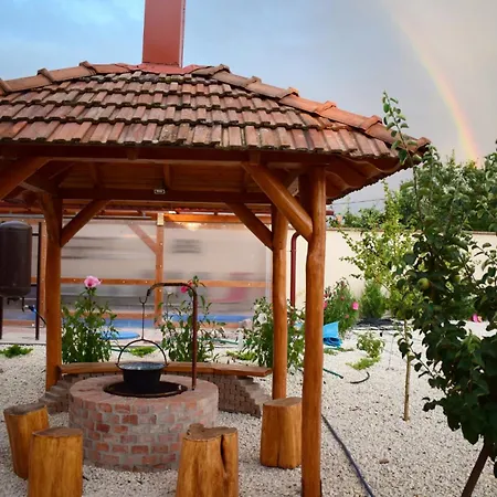 Tuenderfatyol Apartmanhaz