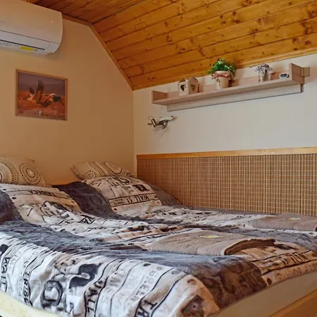 Tuenderfatyol Apartmanhaz شقة Poroszló