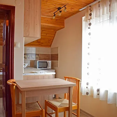 Tuenderfatyol Apartmanhaz Daire
