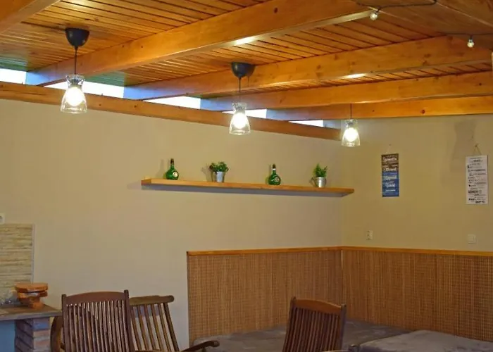 Tuenderfatyol Apartmanhaz