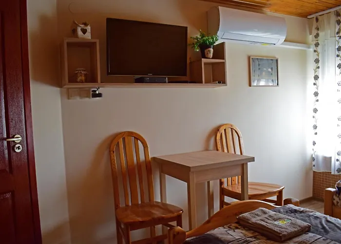 Tuenderfatyol Apartmanhaz Poroszló