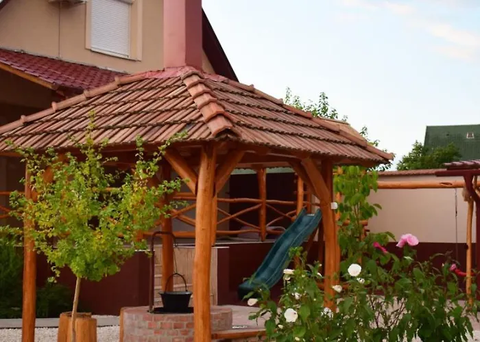 Tuenderfatyol Apartmanhaz Apartament