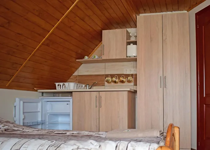 Tuenderfatyol Apartmanhaz דירה Poroszló